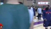 快船训练视频曾曝出：保罗觉得训练有问题，通过哈登转达给卢指导