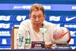 斯卢茨基：本赛季我们确实遇到前所未有的困境，眼下球队人员紧缺