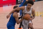 正中头部！哈珀转身肘到麦克布莱德被吹进攻犯规