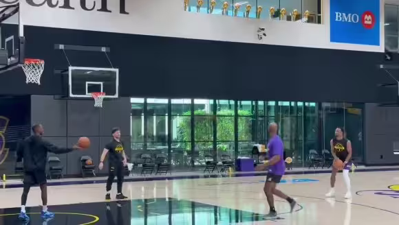 布朗尼三分训练10投8中！下赛季能否进入稳定轮换？